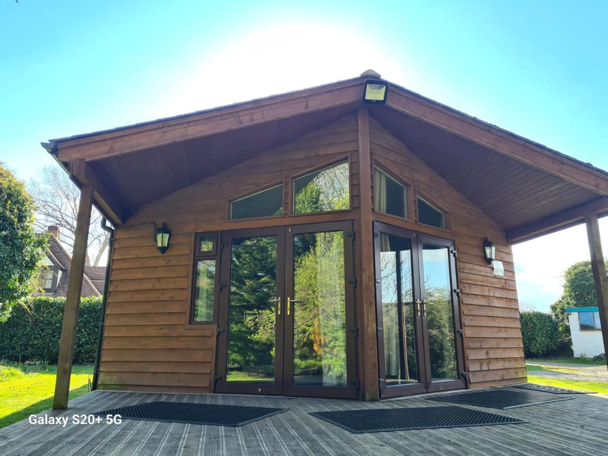 The Reading Whole Chalet With Lake And Two Acre Gardens Dış mekan fotoğraf
